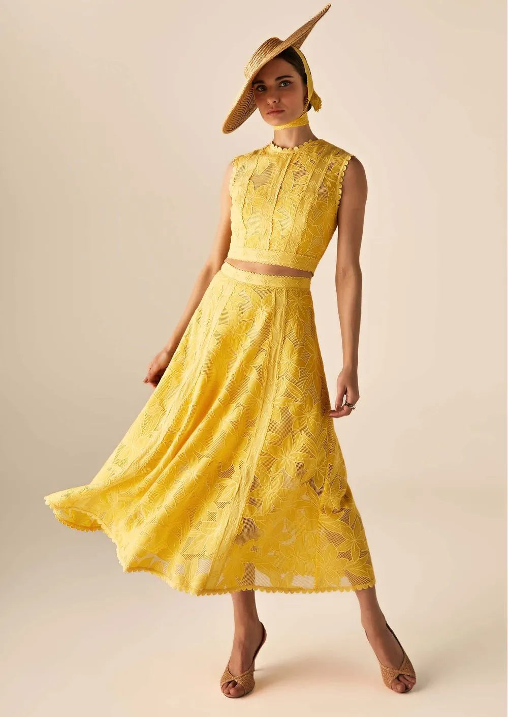 Conjunto Saia Midi e Cropped em Guipure Telado Skade