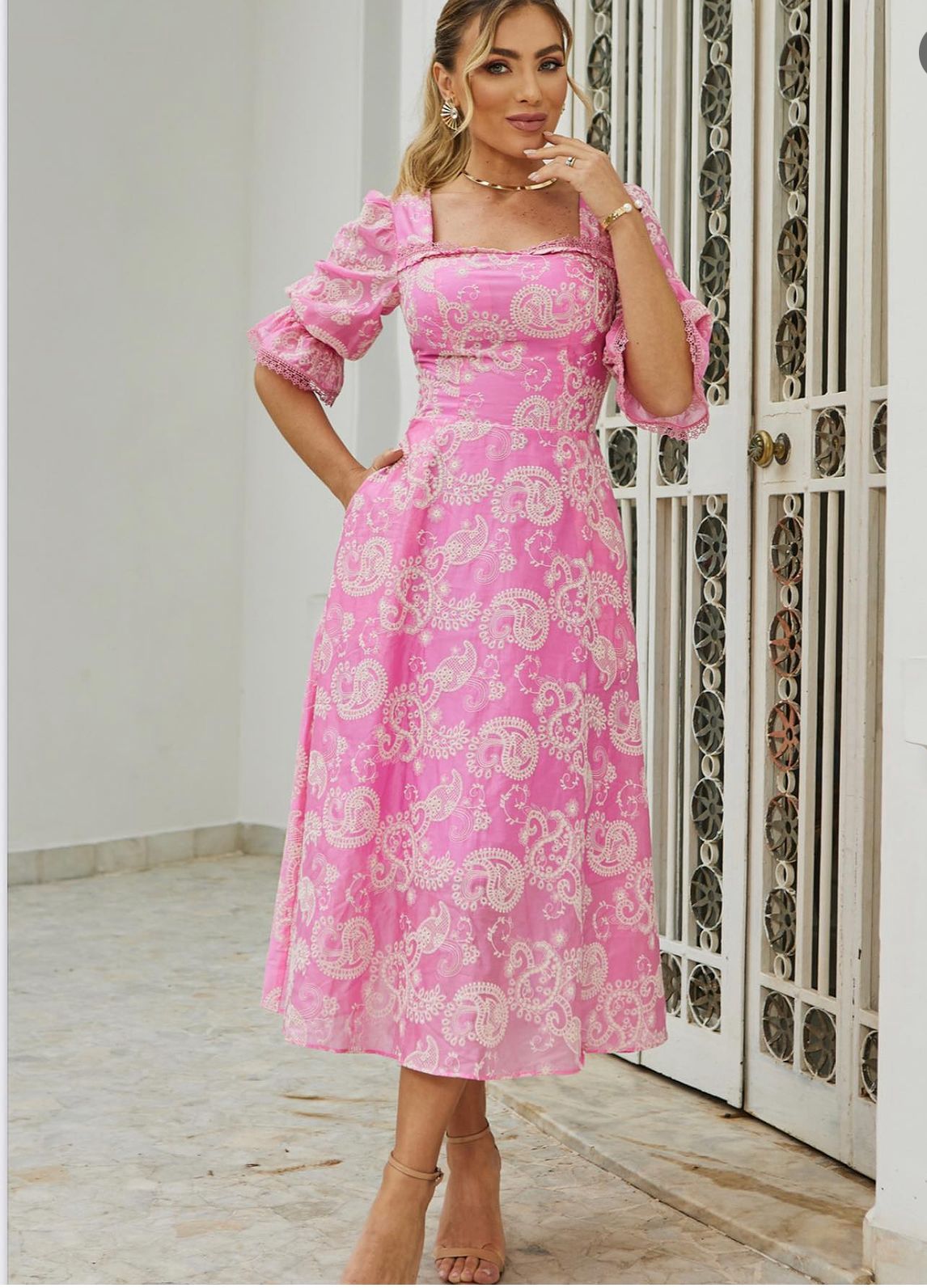 Vestido midi bordado