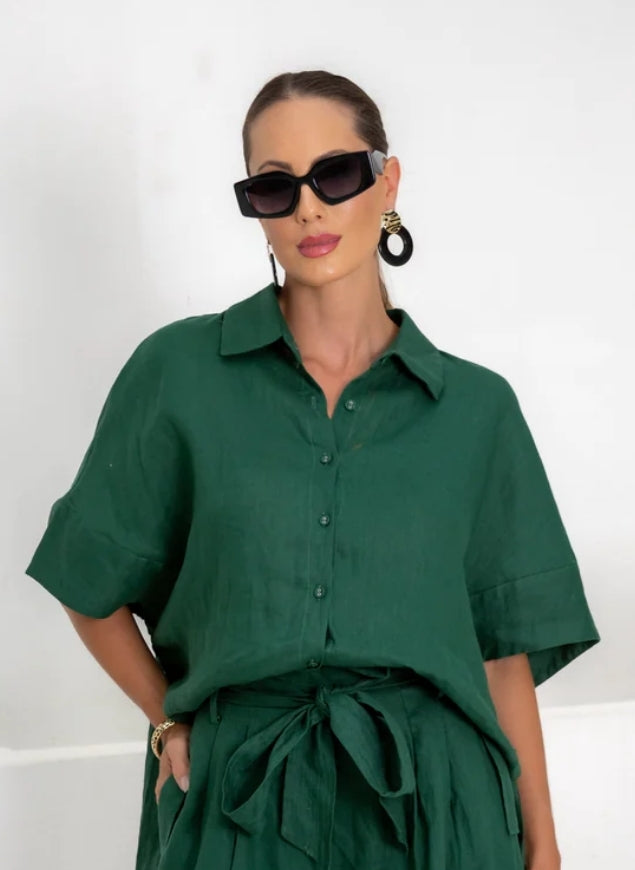 Camisa em linho com detalhe na lateral