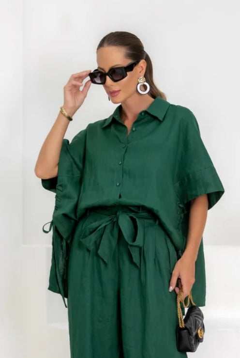Camisa em linho com detalhe na lateral